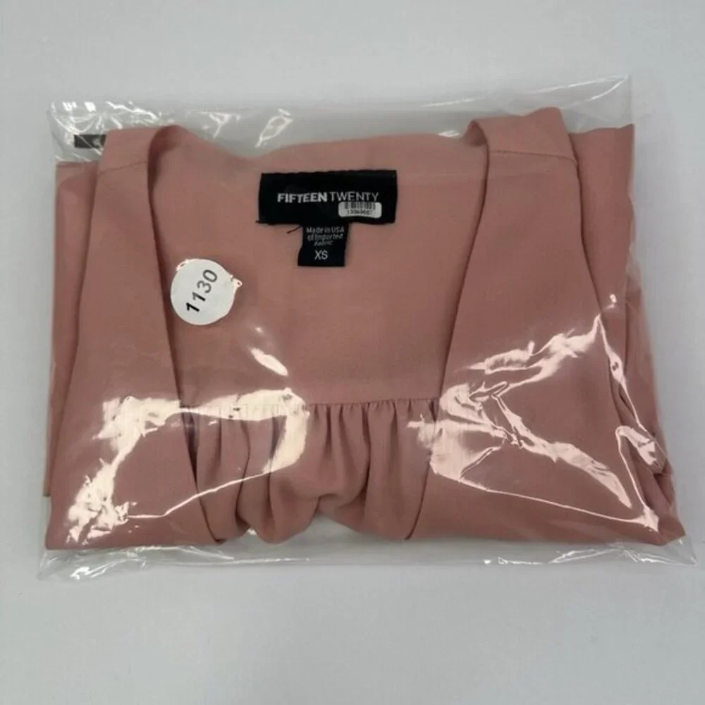 Fifteen Twenty Womens Peach V-Neck Front Tie Sleeveless Blouse XS 1F25053 USA‎ - Picture 12 of 12